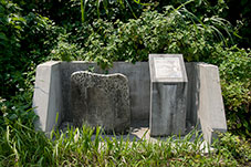 ヤマトゥンチューの墓