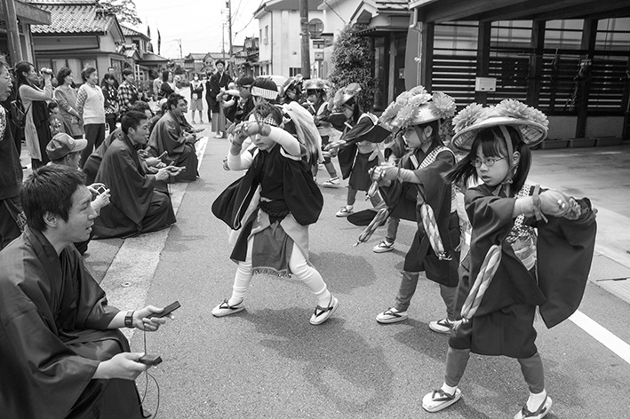 鹿嶋神社の稚児舞
