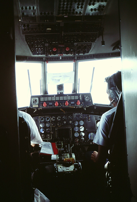 ロンボク島行きのプロペラ機
