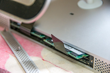 初代iMacに16GBのメモリを入れる