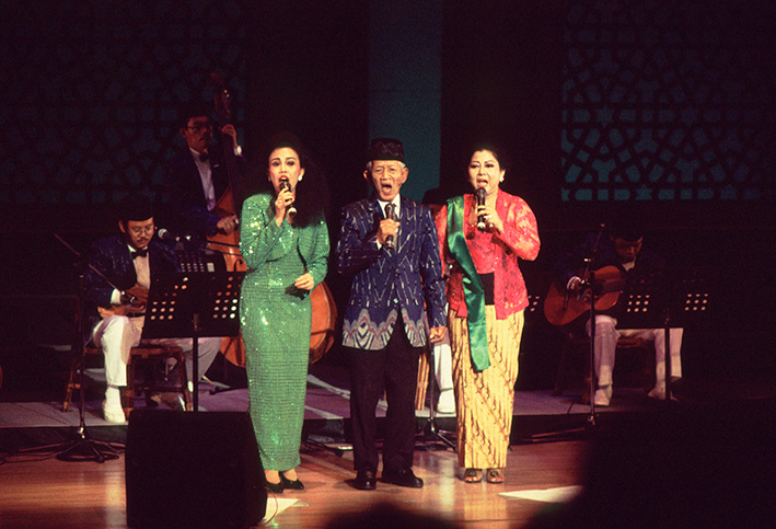 グサン・マルトハルトノ