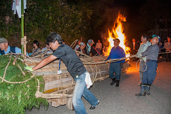 床鍋地区の虫送り
