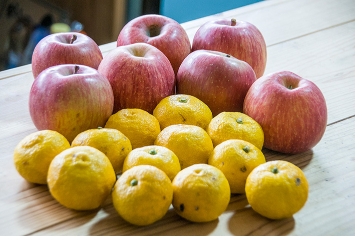 ジャムに使うリンゴとユズ